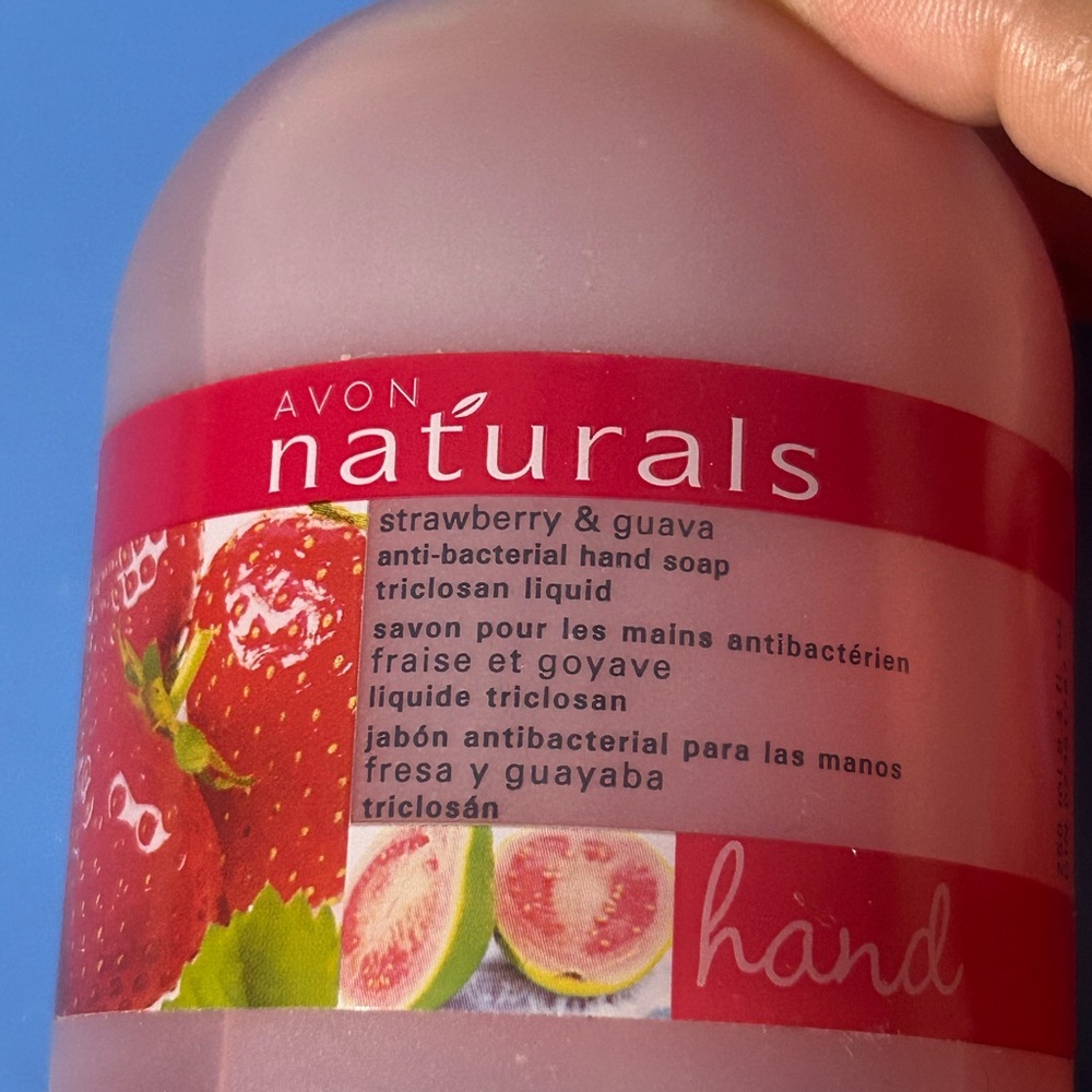 Avon Naturals Hand Strawberry and Guava Antibacterial Hand Soap